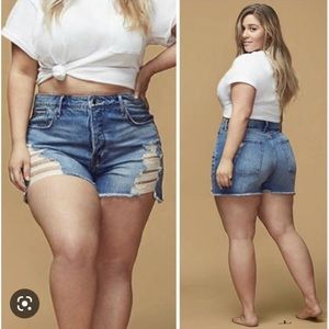 Good American Bombshell Distressed Denim Shorts